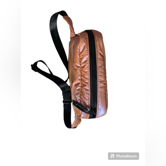 Free People Movement Iridescent Bum Bag NWOT - Picture 3 of 8